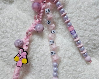 handmade Schlüssel-/Taschenanhänger aus Wolle, Rosa/Flieder, Cooky/Jungkook