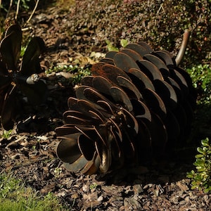 Rustic Charm: Handcrafted Pine Cone rusty Sculpture for Your Garden, sculpture Size 50 cm x 35 cm