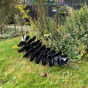 Rusty Metal Pine Cone Sculpture – Weathered Steel Garden Decoration – Handmade Rustic Outdoor Art Gift | size : 90 cm x 35 cm