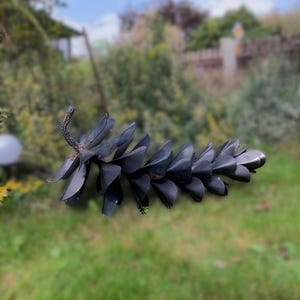 Pine cone rusty sculpture - Garden decorations, metal sculpture, nature inspired art, size : 80 cm x 40 cm