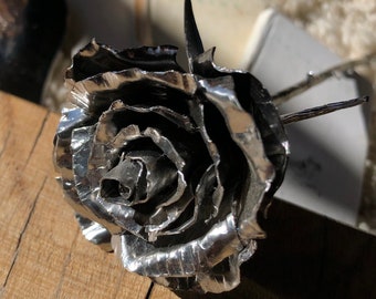 Handgemaakte metalen roos, bloemsculptuur, perfect cadeau, gesmede bloem, stalen roos, ijzeren bloem, metalen bloem