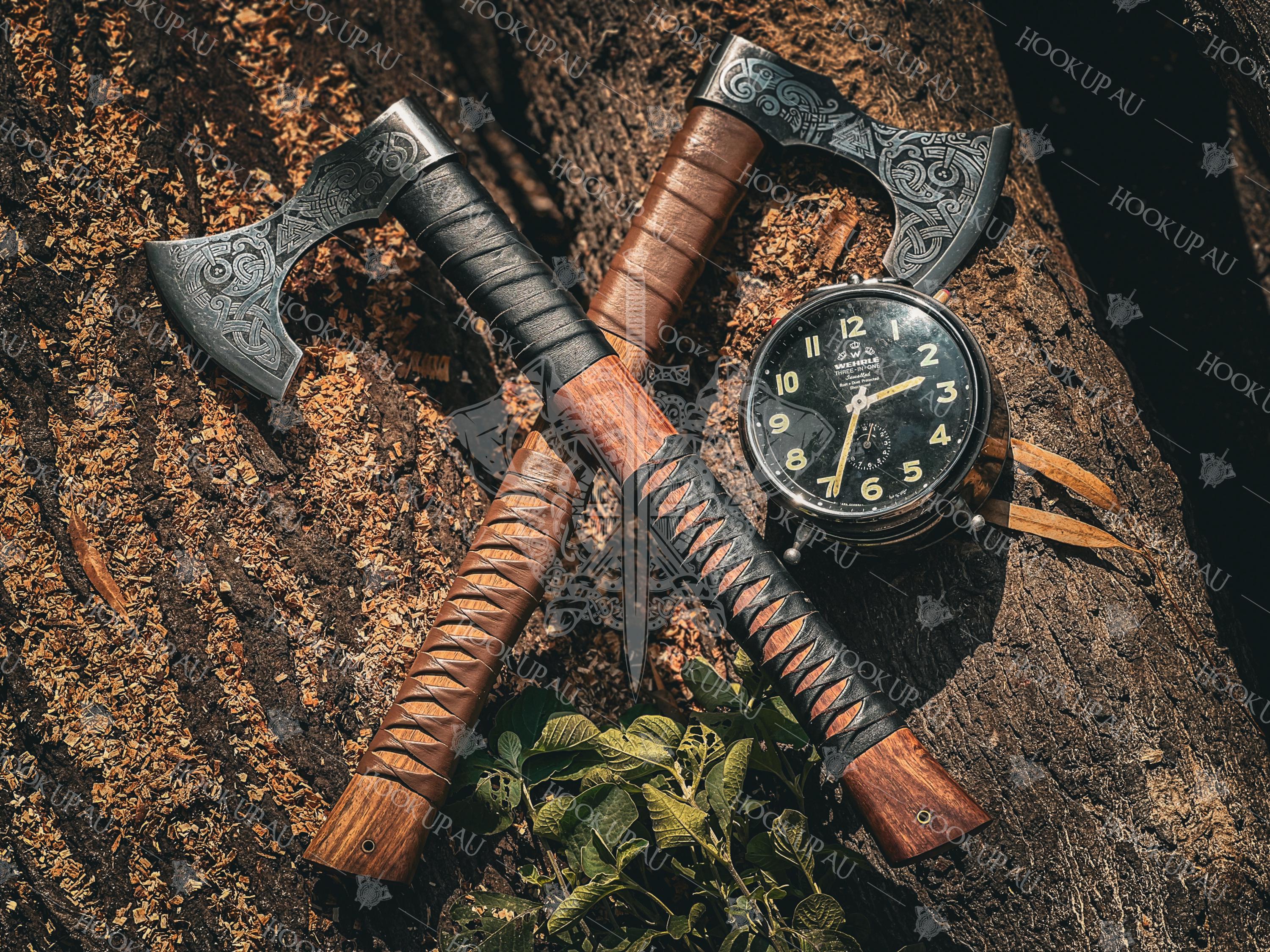 Petite Hache Viking Barbue Vintage - Sculpture Sur Bois - Hachette Tomahawk Décorative - Occasion Excellente