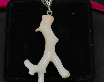 Impresionante colgante de plata de coral blanco - Colgante blanco - Colgante de coral salmón japonés hecho a mano - Colgante de coral blanco genuino - Colgante hecho a mano