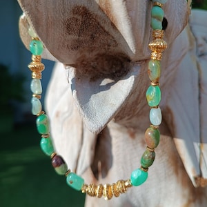 Boho-Halskette mit natürlichen Chrysopras-Steinen - Geschenk für Frauen - Schmuck im Boho-Stil - Lithotherapie - Perlenkette