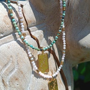 Collier de perles en pierres naturelles et pendentif carte Étoile du tarot en plaqué or - bijou bohème chic - collier talisman