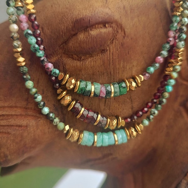 Kralenketting met granaat, Afrikaanse turkoois, robijn op zoisiet, roze topaas en chrysopraas - boho chic stijl - natuurstenen
