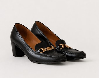Mocasines vintage Celine Paris de piel negra con tacón | Zapatos de salón con detalle de herradura dorada | Hechos en Francia