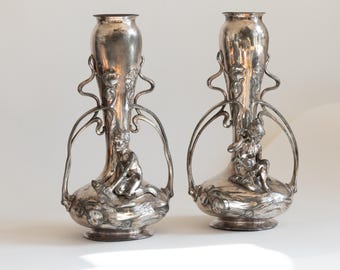 Raro par de jarrones Art Nouveau de metal plateado de WMF (circa 1900)