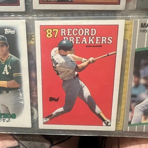 1988 Topps Baseball ERROR card Mark McGwire 87 Record Breaker numero 3 Triangolo ciano a piedi MOLTO RARO