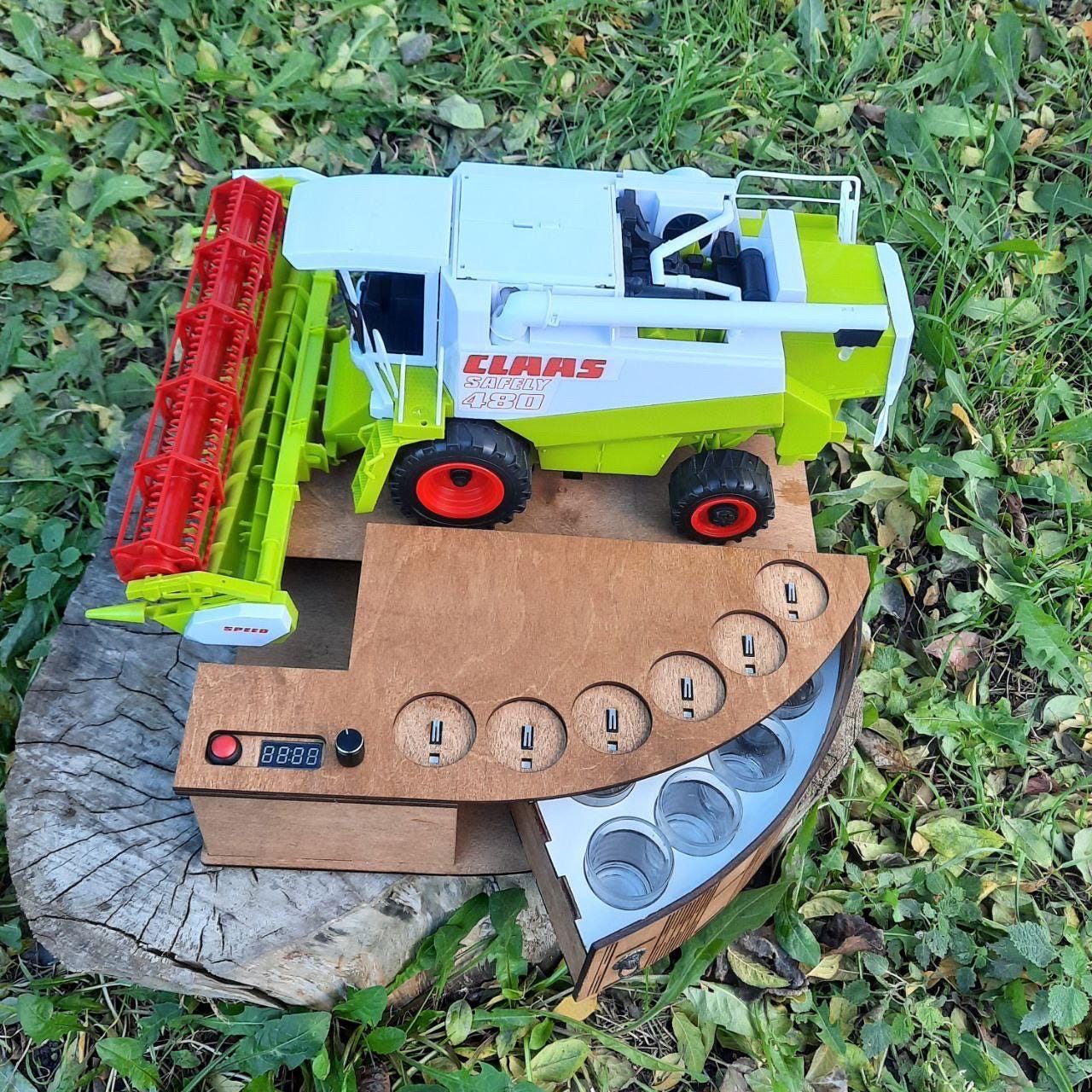 CLAAS-MAXIコンバイン、グラス6個用自動ドリンクディスペンサー、木製