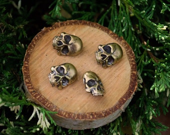 Buttons skull shaped