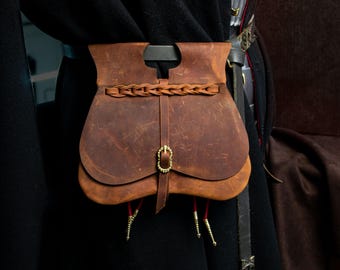 Medieval leather kidney pouch