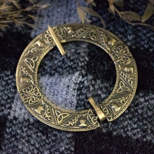 The Scottish fibula with thistle