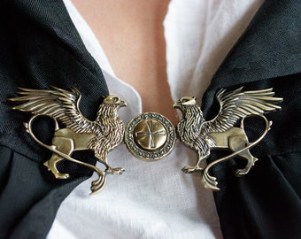 Cloak clasp "Gryphon"