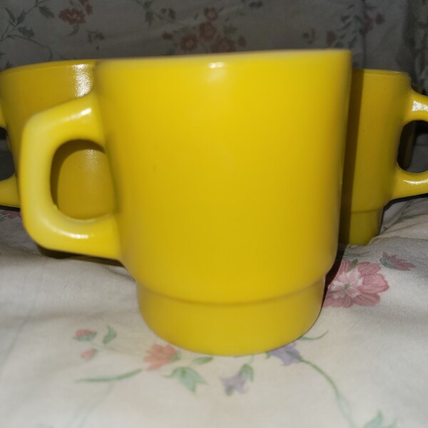 Set of 6 Anchor Hocking Yellow coffee mugs