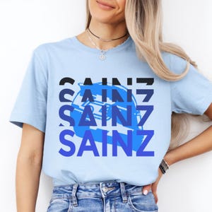 T-shirt F1 avec casque Carlos Sainz : vêtements pour fans de course de Formule 1