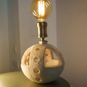 Brutalist Ceramic Lamp – Handbuilt Form, Raw Beauty
