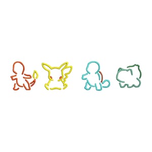 Op de afbeelding: Vier cartoonfiguren uit de Pokémon-franchise. De personages zijn getekend in een eenvoudige lijnkunst stijl. De personages zijn Vuurvlieg, Pikachu, Squirtle en Bulbasaur.