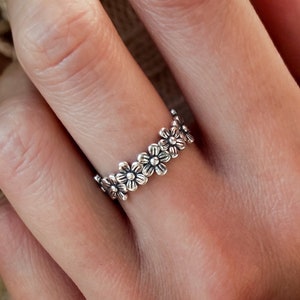 Sterling Silver Daisy Ring: Boho Floral Band, Nature Jewelry
