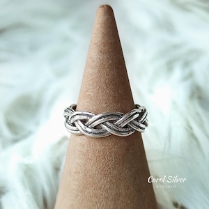 Anillo trenzado de plata para el dedo del pie · Banda midi · Banda abierta ajustable