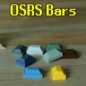 Op de afbeelding: Een verzameling kleurrijke, geometrische OSRS-bars, waaronder blauwe, gele, grijze en bruine, zijn gerangschikt op een houten oppervlak. Een klein, zwart beeldje staat in de buurt en de tekst "OSRS Bars" wordt in het geel weergegeven.
