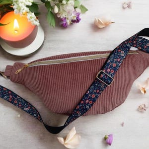 Sac banane en velours côtelé rose, sac à main femme, fait main en France, cadeau pour elle