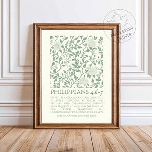 Peut inclure: Une impression d'art imprimable avec un motif floral vert et un fond blanc. L'impression présente le verset biblique Philippiens 4:6-7, qui se lit comme suit : "Ne vous inquiétez de rien, mais en toute circonstance, par la prière et la supplication, avec action de grâces, présentez vos demandes à Dieu. Et la paix de Dieu, qui surpasse toute intelligence, gardera vos cœurs et vos pensées en Christ Jésus."