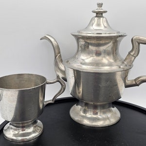 Woodbury Pewter Teekanne und Milchkännchen Henry Ford Museum Greenfield Village