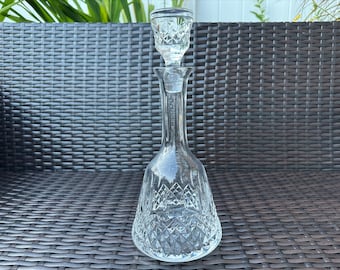 Carafe en cristal transparent MCM de 12,5 po. de h avec bouchon, en très bon état