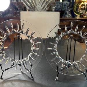 新品箱入り - 美しいWATERFORD CRYSTAL GROVEランチョン/サラダプレート2枚セット、8インチ、未使用、スロベニア製、コレクターズアイテム