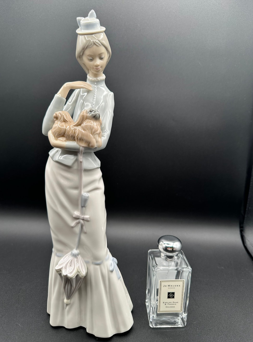 リヤドロ磁器人形：犬を連れた女性、#4893、スペイン製 - Etsy 日本