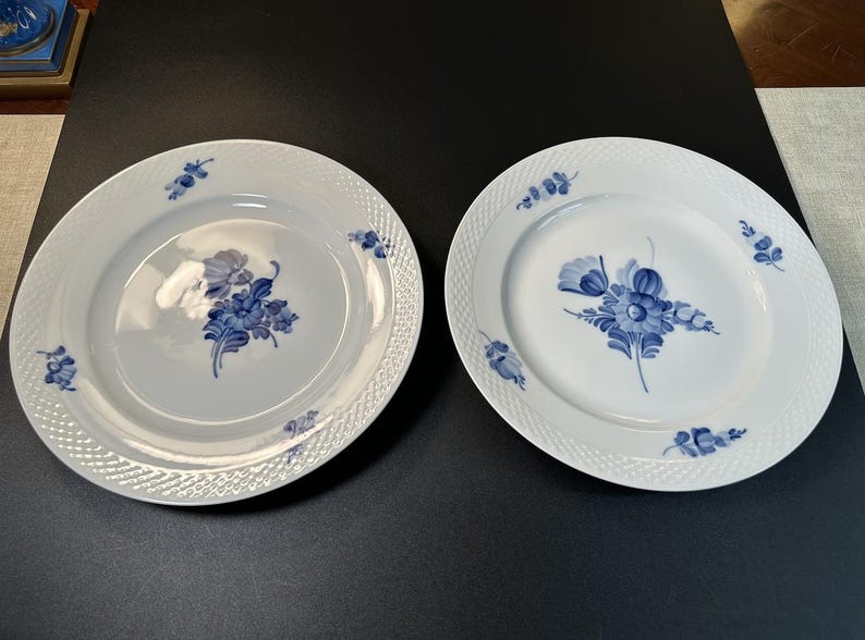 Royal Copenhagen Braided Blue Flowers 10" Dinner Plate - Thumbnail 2