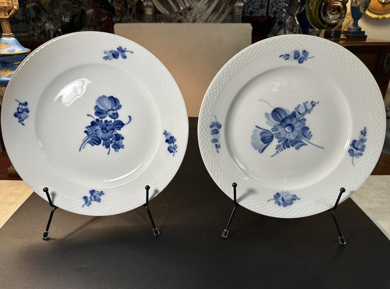 Royal Copenhagen Braided Blue Flowers 10" Dinner Plate - Thumbnail 3