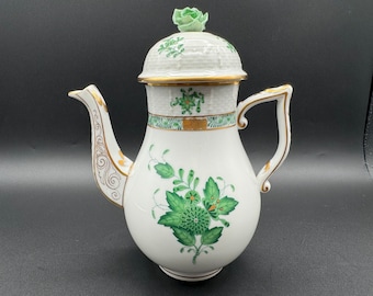 RARE Beautiful HEREND Chinese Bouquet Green (AV) Hand-painted Small Coffee Pot &Lid w/ Rose Finial, Accents of 24kt Gold,Excellent Condition