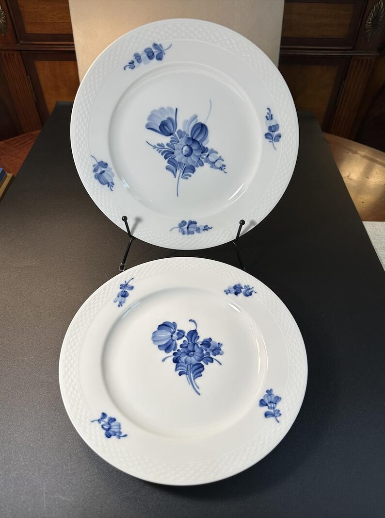 Royal Copenhagen Braided Blue Flowers 10" Dinner Plate - Thumbnail 5