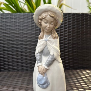 Stunning LLADRO Nao &quot;Girl w/Curly Hair&quot; Cat.# 02010355, Pristine Condition