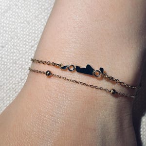 SVART Race Car-hänge Guldberlockarmband Lagfärg