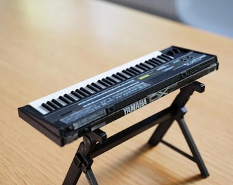 ミニチュアヤマハ DX7 II FD シンセサイザー：1/6スケール