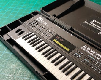 Miniature Yamaha DX7 II FD Synthesizer: 1/6 Scale Collectible with Flightcase