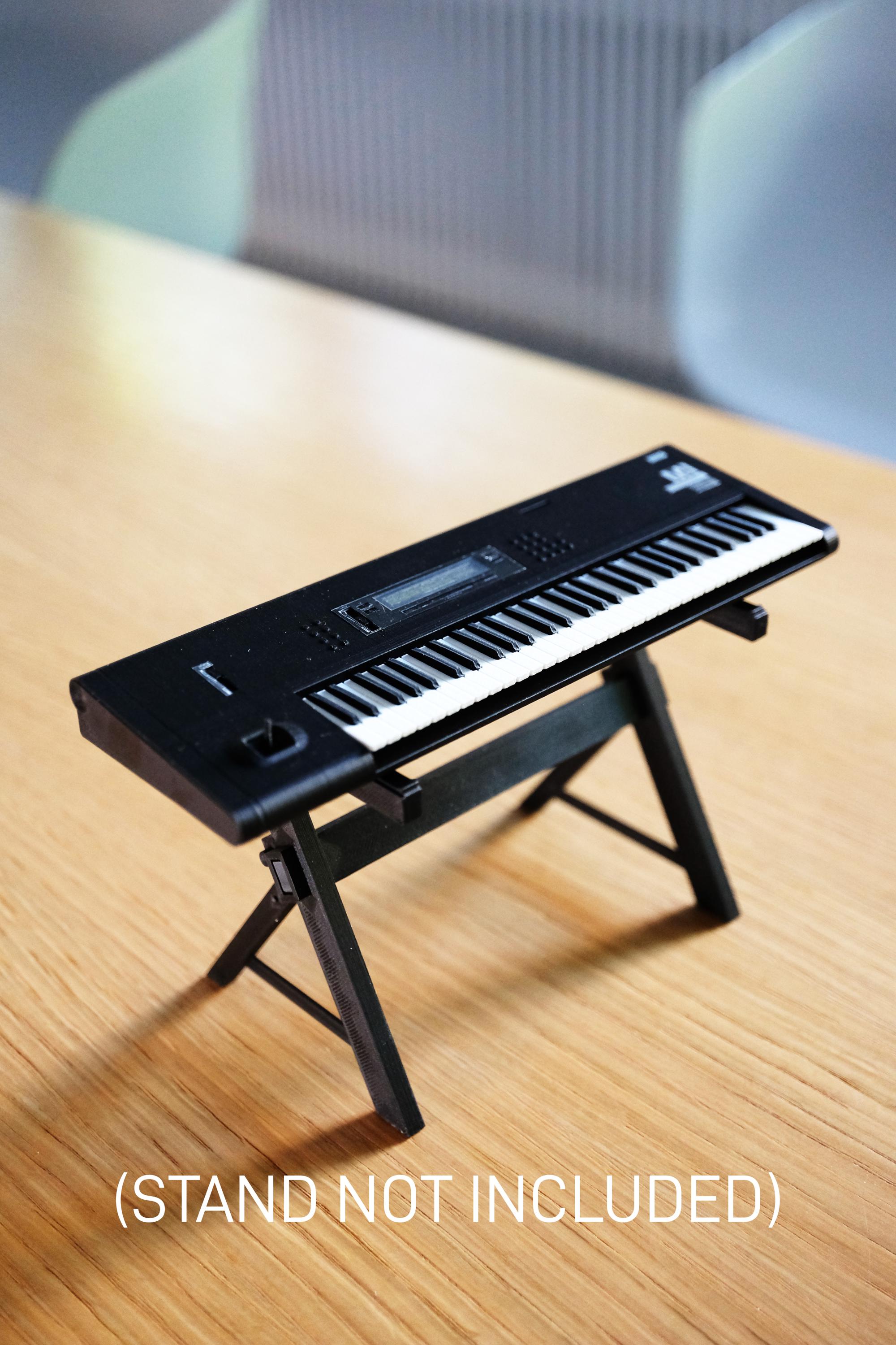 ミニチュア KORG M1 シンセサイザー：1/6スケール コレクターズ