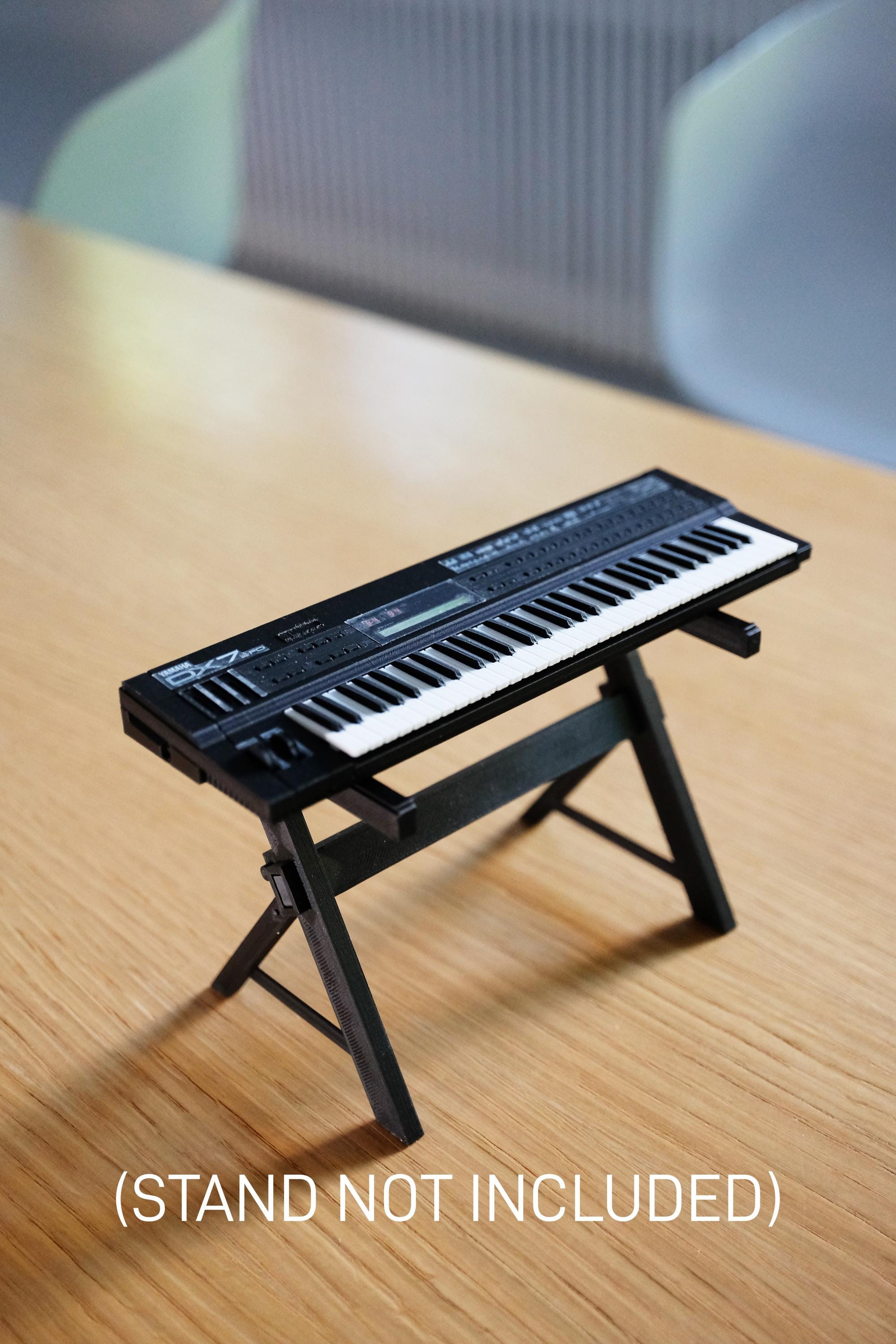 ミニチュアヤマハ DX7 II FD シンセサイザー：1/6スケール