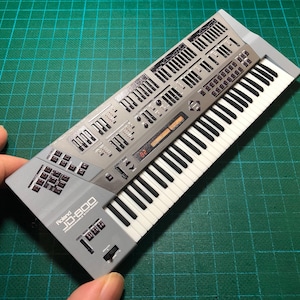 Réplique Miniature de Synthétiseur Roland JD800 - Décoration Home Studio Vintage - Impression 3D & UV - Cadeau pour Musicien