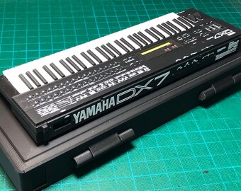 ヤマハDX7 II FDシンセサイザーのミニチュア：1/6スケールコレクターズ