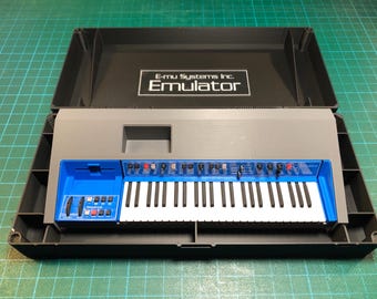 Miniature échantillonneur E-mu Emulator I : souvenirs musicaux à l'échelle 1/6