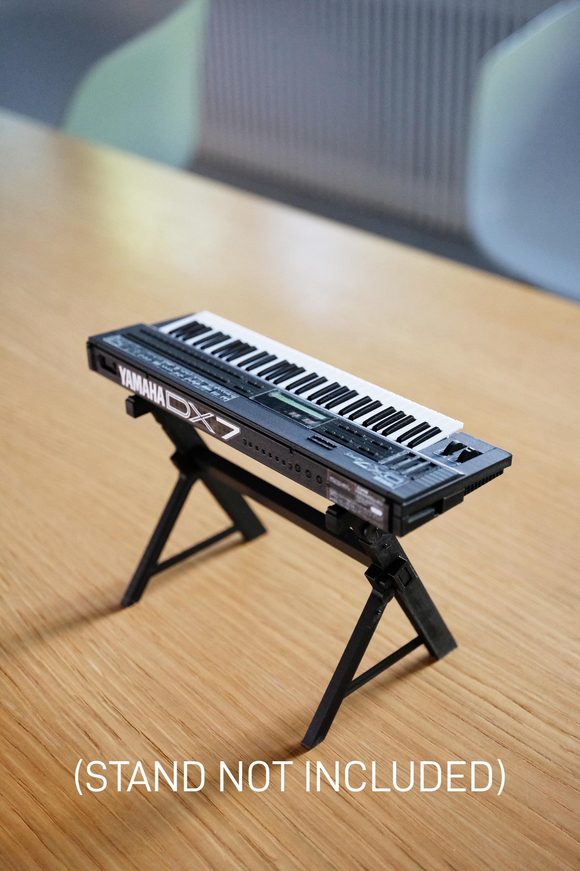 ミニチュアヤマハ DX7 II FD シンセサイザー：1/6スケール