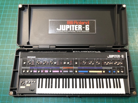 Miniature Roland JUPITER 6 Synthesizer: 1/6 Scale Collectible With