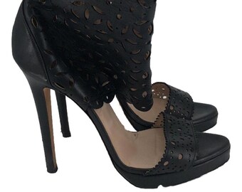 Oscar De La Renta Charlotte Laser Cut Sandal In Black Leather Heels Pumps 39/8.5