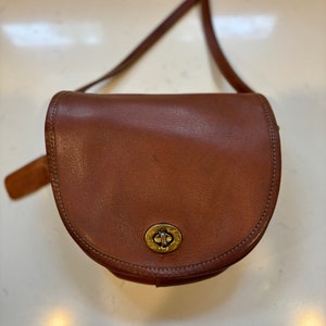 Vintage Coach purse in camel leather authentic named British "Watson"