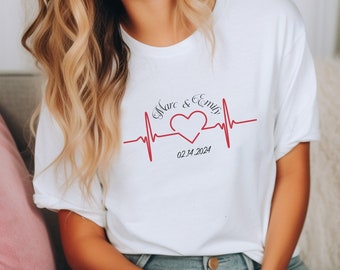 T-shirt personnalisé pour couples avec noms, date et battements de cœur, cadeau personnalisé pour couples, t-shirt cœur pour couples, t-shirt assorti pour la Saint-Valentin, cadeau d'anniversaire