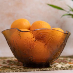 Vintage Amber Glass Fruit Bowl – Indiana Glass Floral Centerpiece, Collectible Retro Table Display, Decorative Glass Bowl for Home